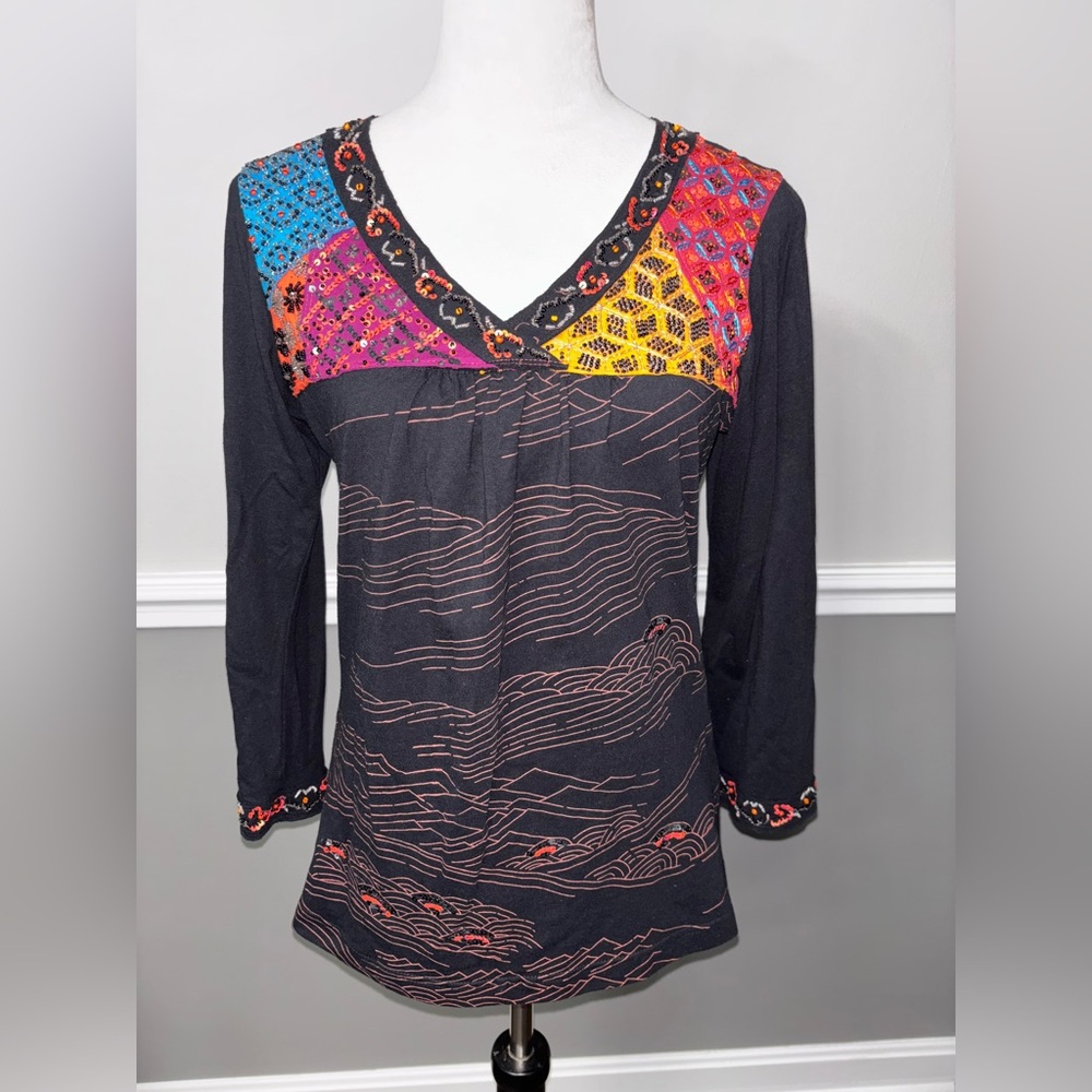 LA Blend Handmade Colorful V-Neck Women's Top